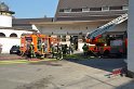 Feuer 3 Dachstuhlbrand Koeln Rath Heumar Gut Maarhausen Eilerstr P315